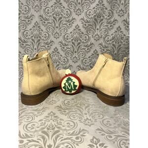 NWT Sonoma Kohl’s Cream Suede Ankle Boots 8 | Lug Sole Zip